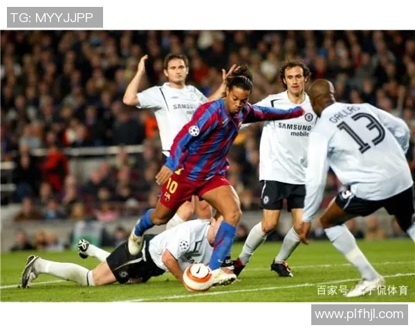 哪位知名足球球星在球场上展现最具代表性的过人技术