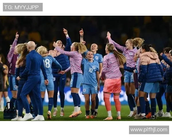 星空下的足球梦 女生独自追逐梦想的勇敢旅程