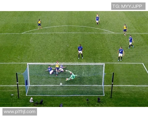 球星炫酷足球atw技巧全面解析展现绿茵场上的华丽控球