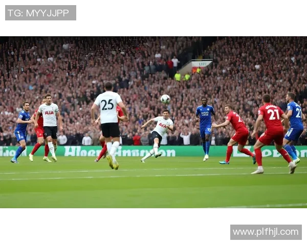 足球球星卡书包：激情与梦想的结合，带你领略绿茵场上的精彩瞬间