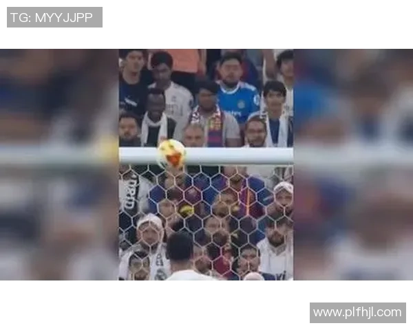 足球球星重磅来袭震撼登场点燃绿茵赛场激情瞬间